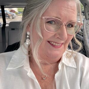 Meet your Posher, Suzi